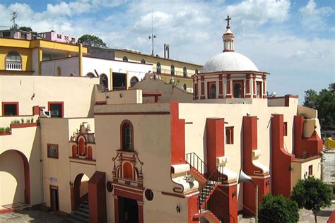  Le Santuario de San Miguel Arcángel! Une Réflexion Intrigante sur la Foi et l'Architecture Baroques